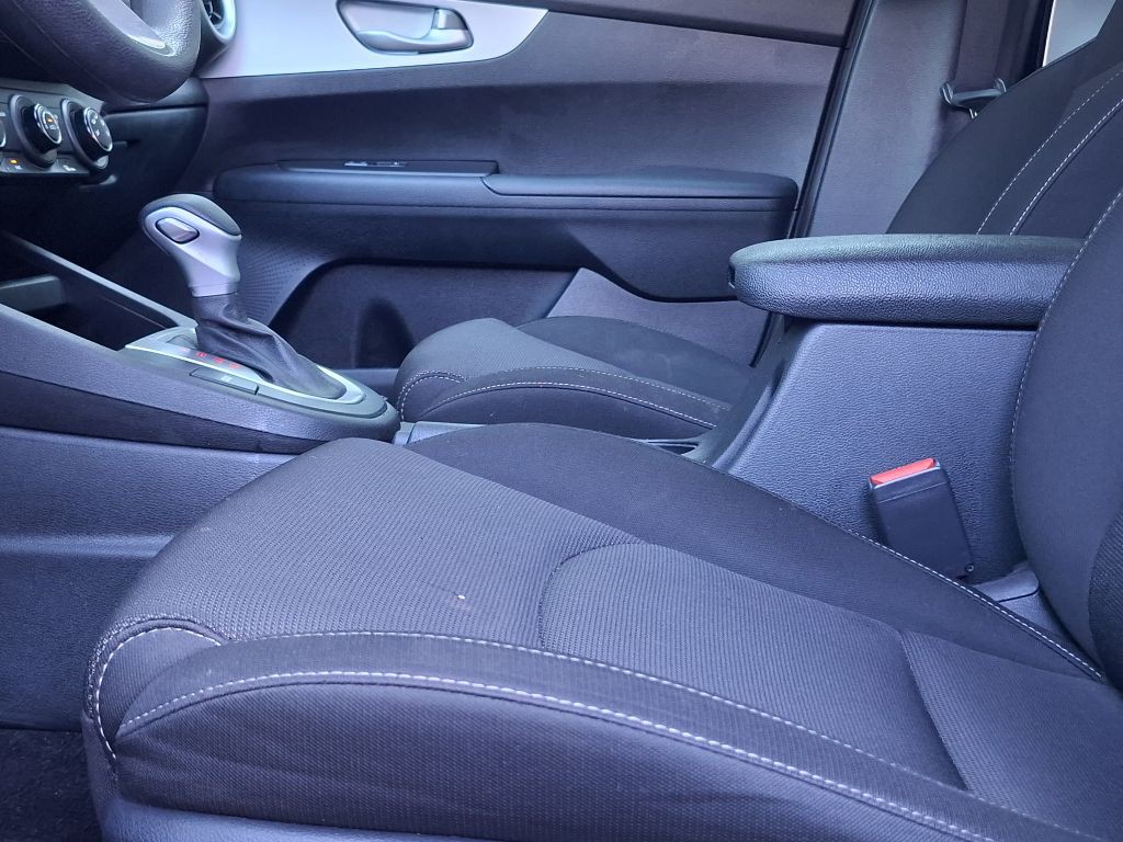 2022 Kia Forte Image 8