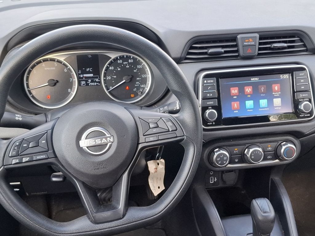 2025 Nissan Versa Image 2