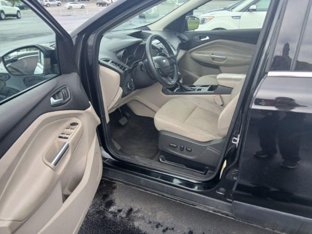 2017 Ford Escape Image 12