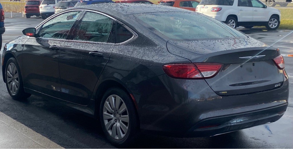 2015 Chrysler 200 Image 5