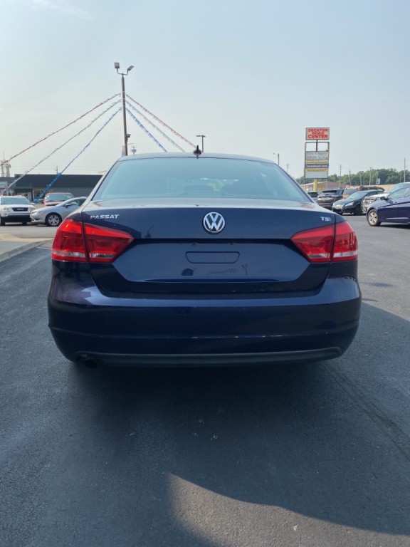 2014 Volkswagen Passat Image 2