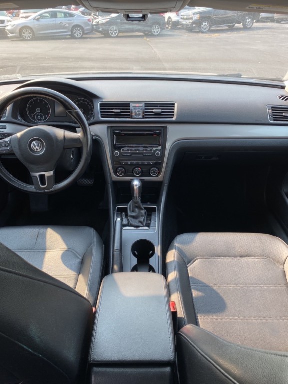 2014 Volkswagen Passat Image 6