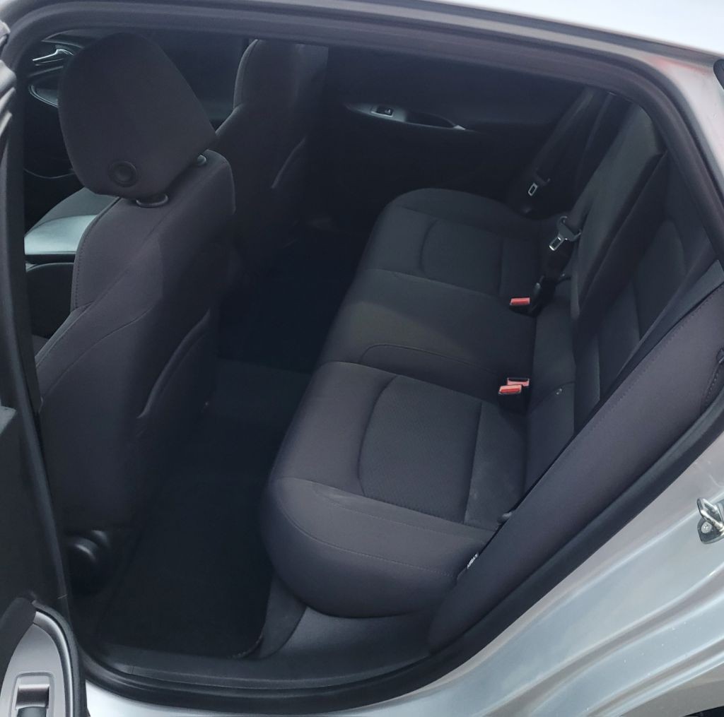 2017 Chevrolet Malibu Image 11