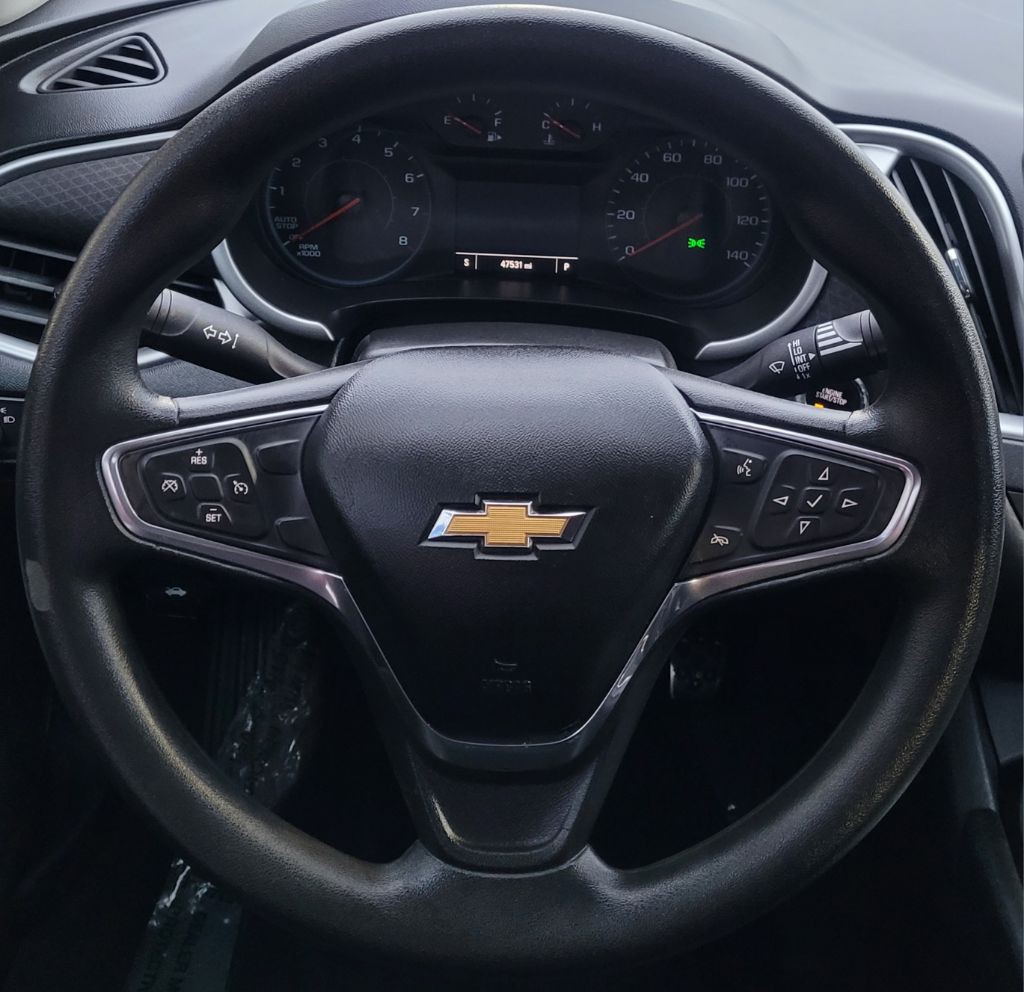 2017 Chevrolet Malibu Image 12