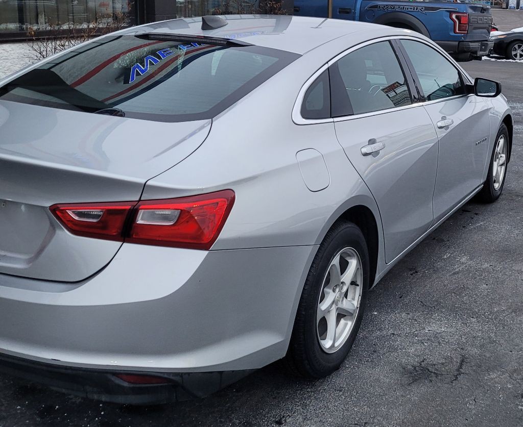 2017 Chevrolet Malibu Image 19