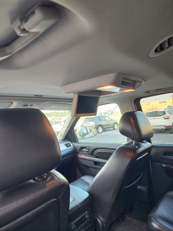 2010 Cadillac Escalade Image 6