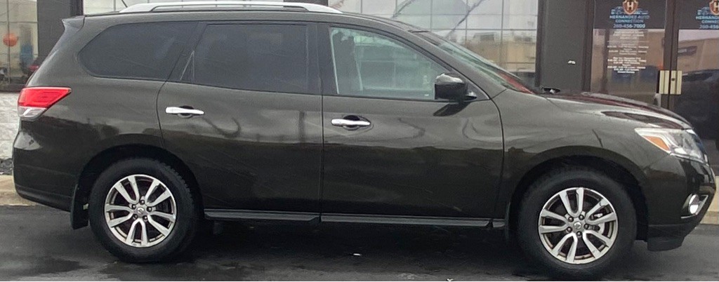 2015 Nissan Pathfinder Image 2