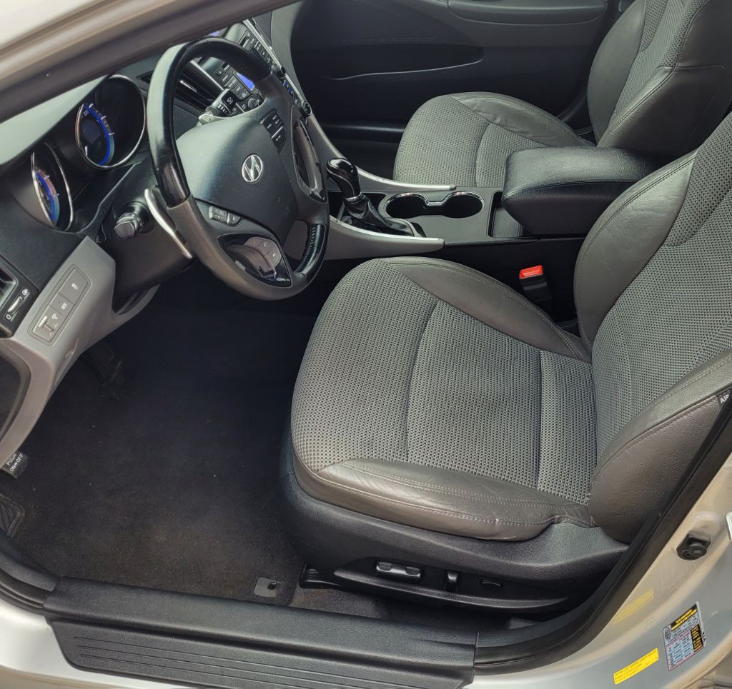 2012 Hyundai Sonata Image 7
