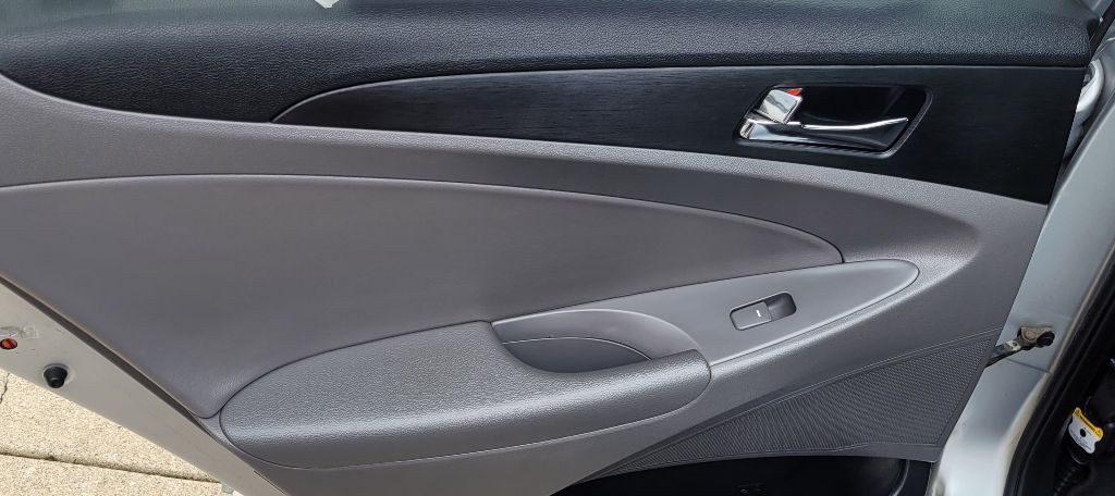 2012 Hyundai Sonata Image 8
