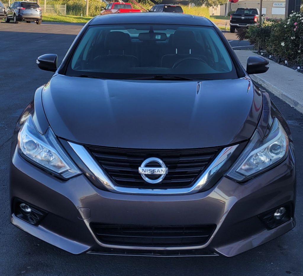 2017 Nissan Altima Image 2