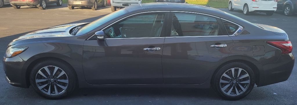 2017 Nissan Altima Image 4