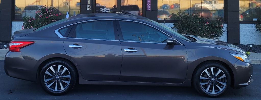 2017 Nissan Altima Image 7