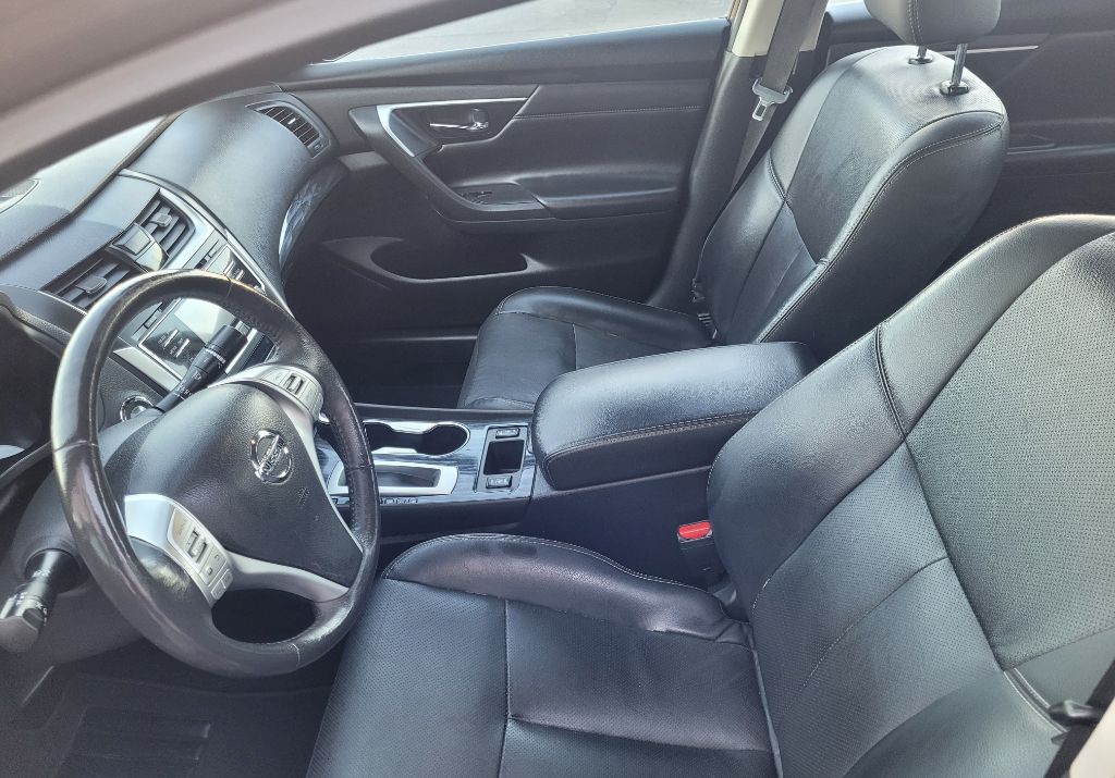 2017 Nissan Altima Image 8