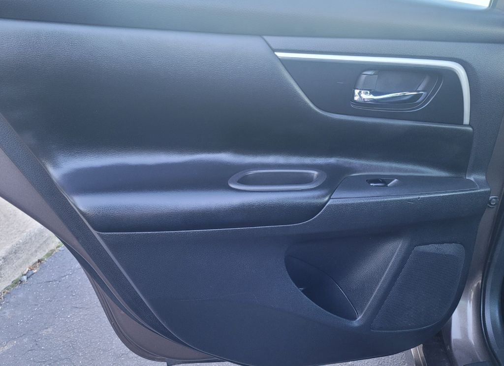 2017 Nissan Altima Image 9