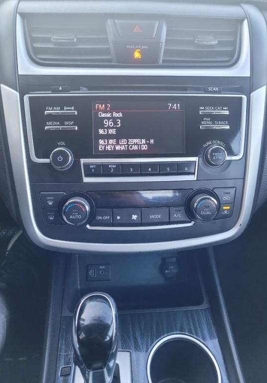 2017 Nissan Altima Image 11
