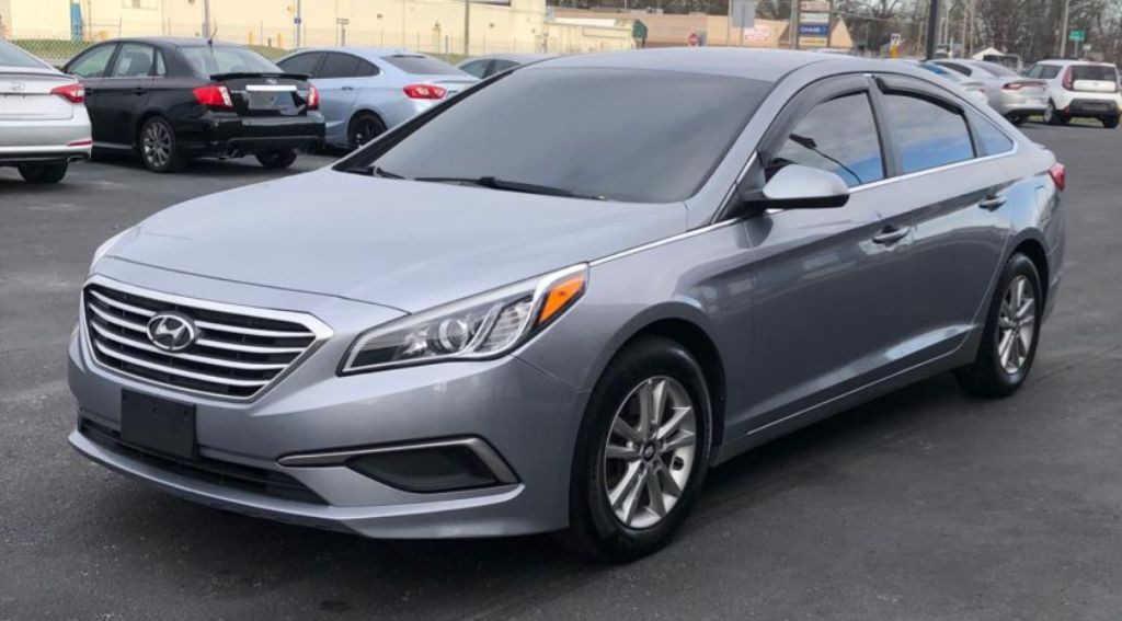 2016 Hyundai Sonata Image 2