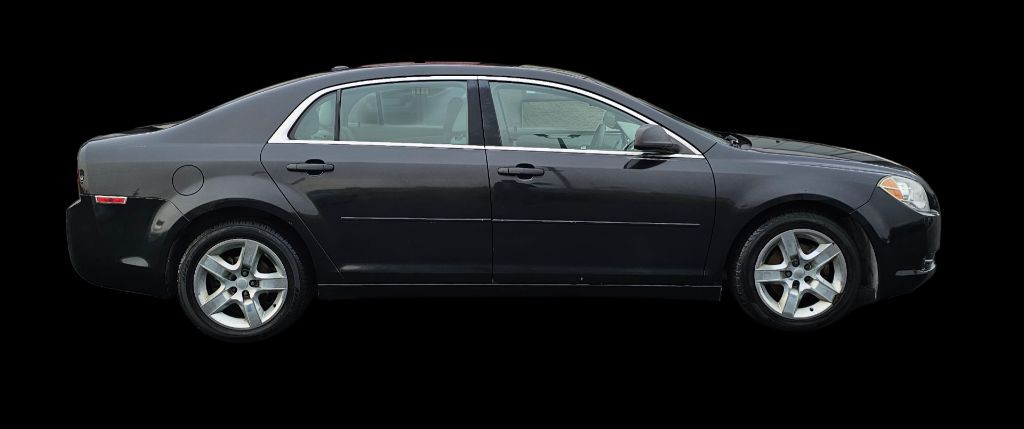 2011 Chevrolet Malibu Image 1