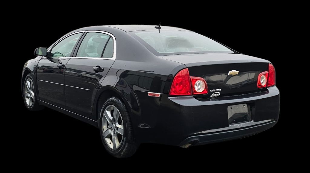 2011 Chevrolet Malibu Image 4