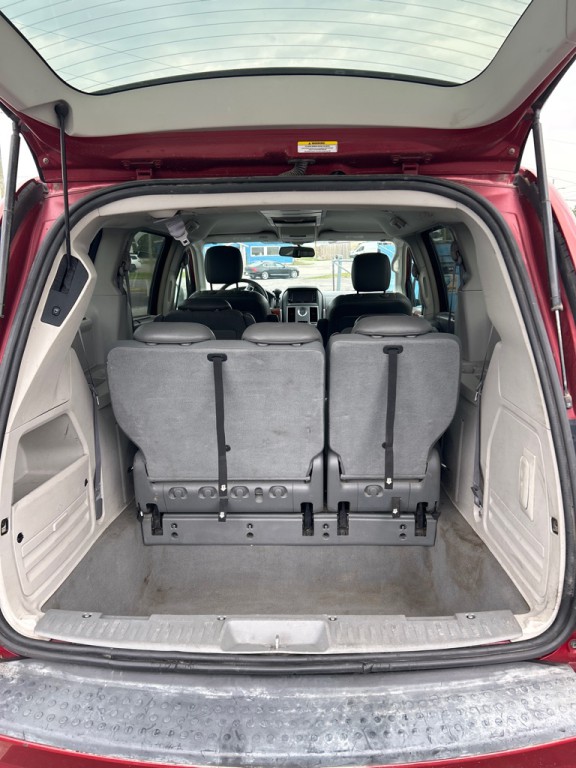 2009 Chrysler Town & Country Image 5