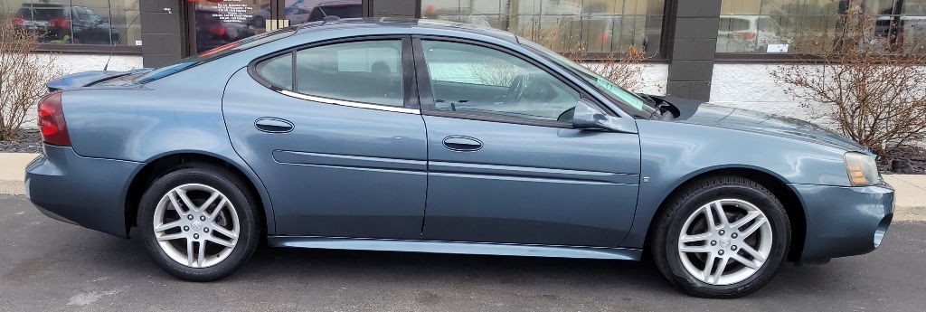 2007 Pontiac Grand Prix Image 3