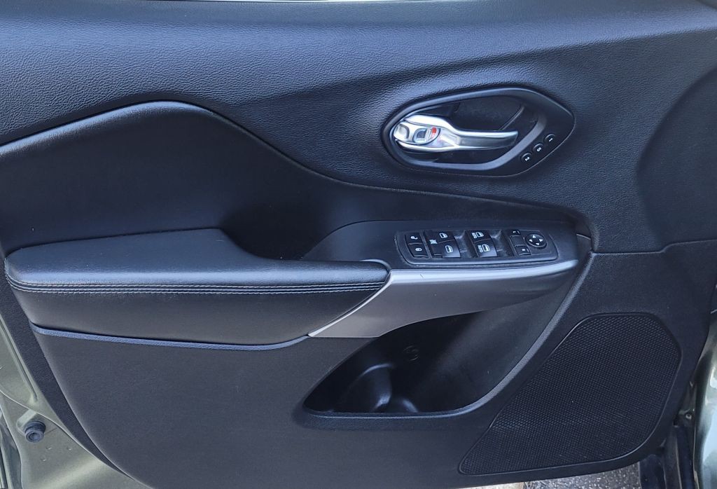 2019 Jeep Cherokee Image 8