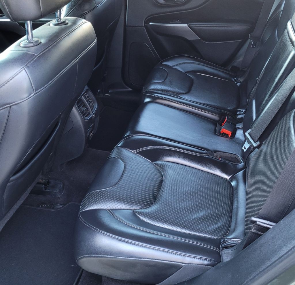 2019 Jeep Cherokee Image 11