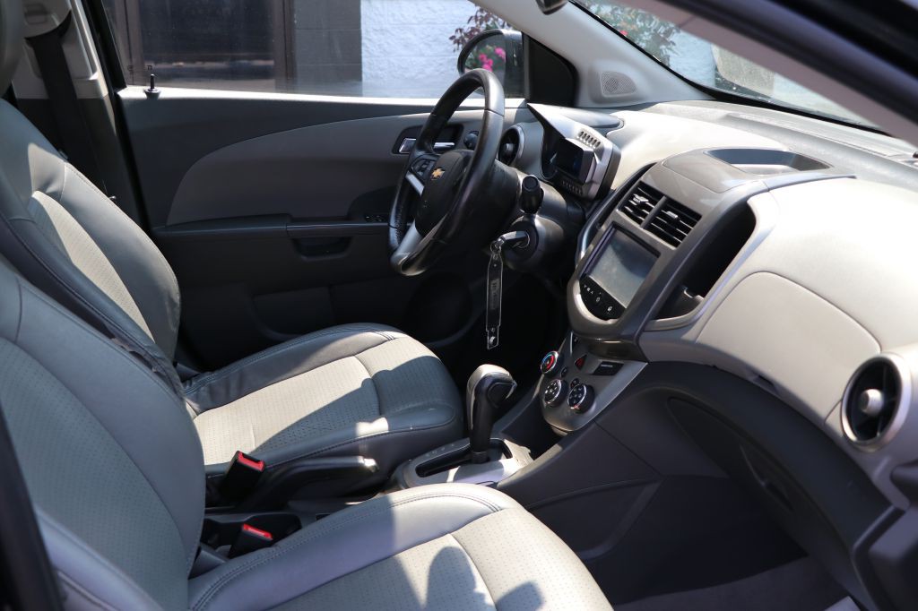 2015 Chevrolet Sonic Image 24