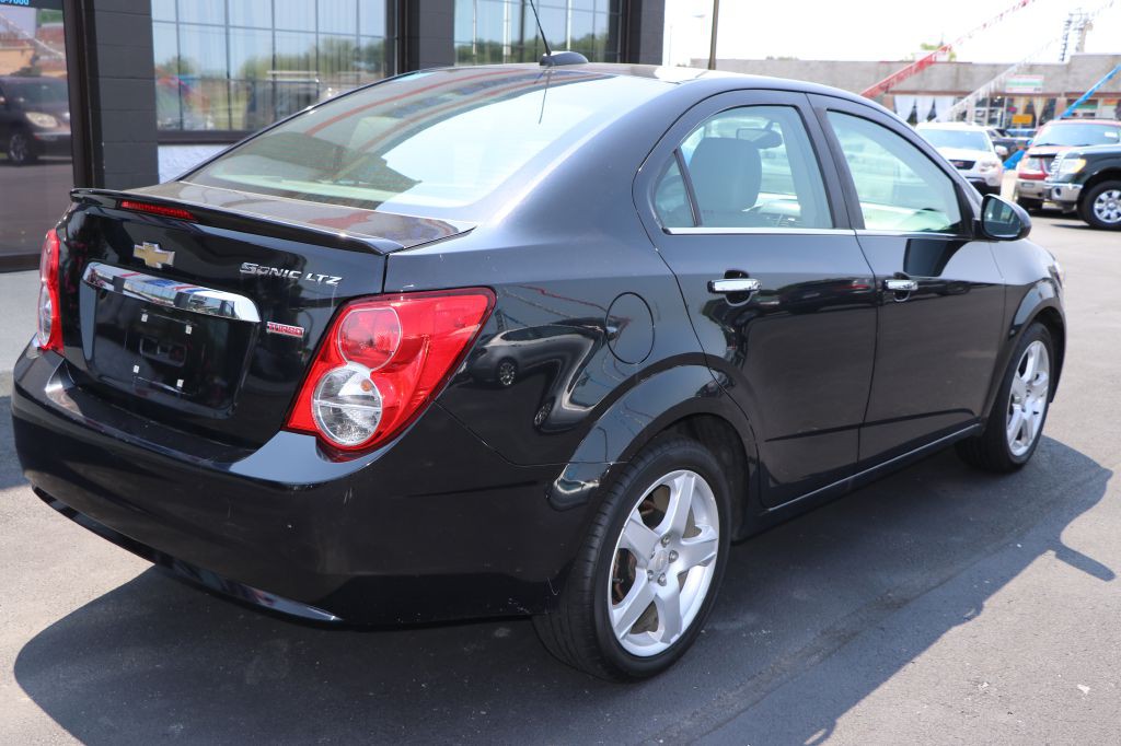 2015 Chevrolet Sonic Image 32