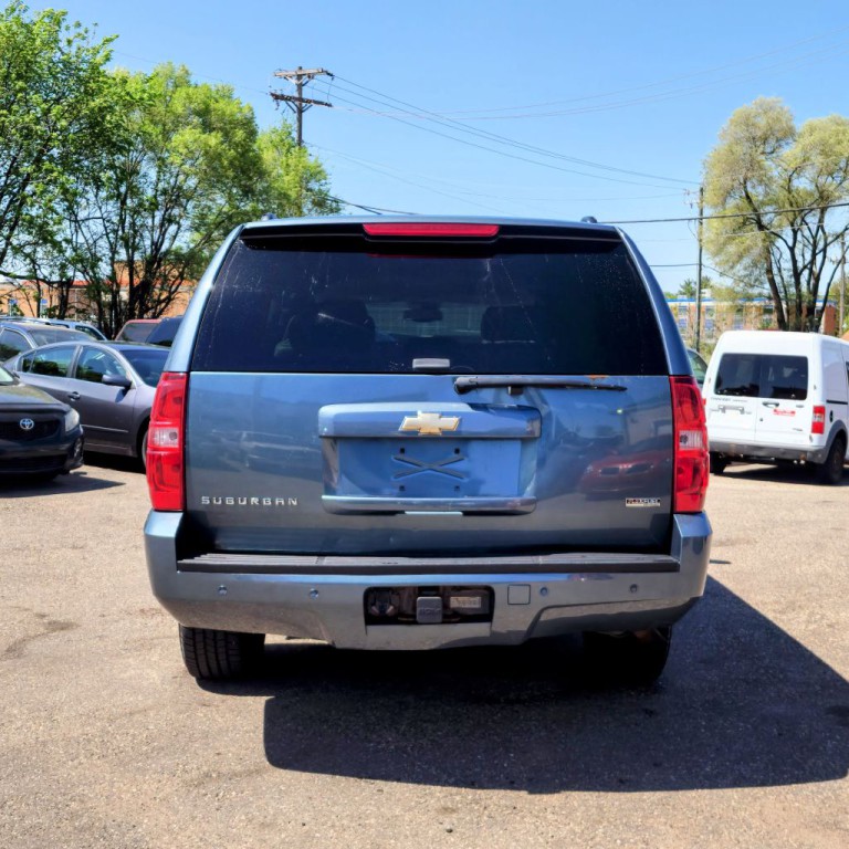 2008 Chevrolet Suburban Image 4