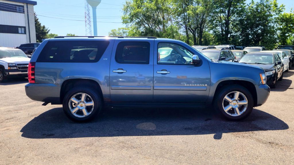 2008 Chevrolet Suburban Image 6