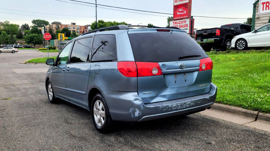 2008 Toyota Sienna Image 4