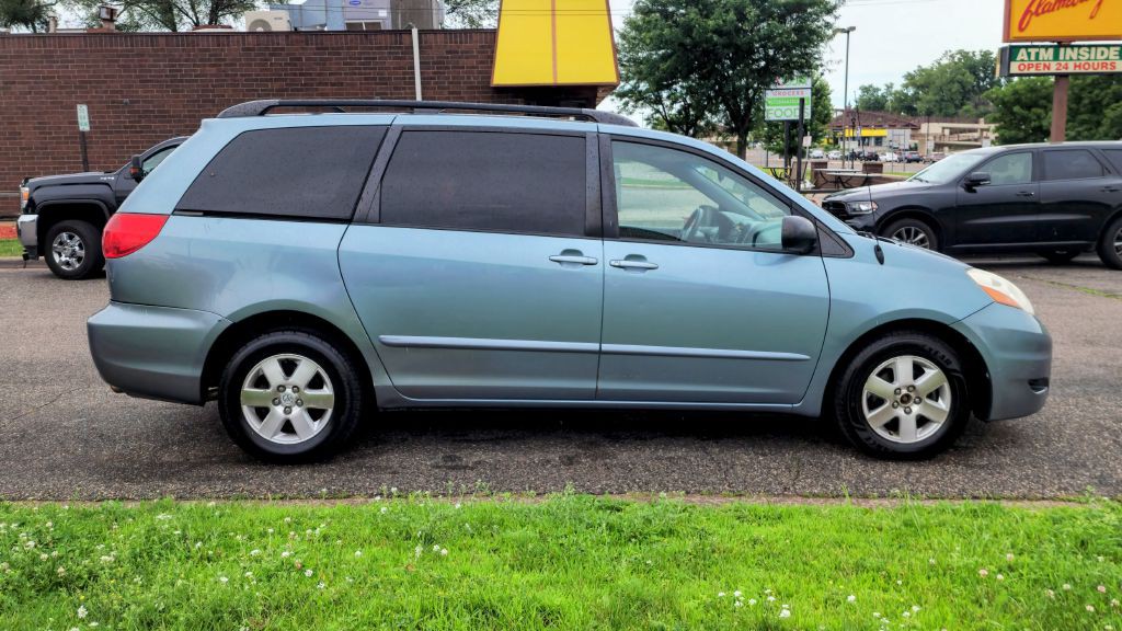 2008 Toyota Sienna Image 7