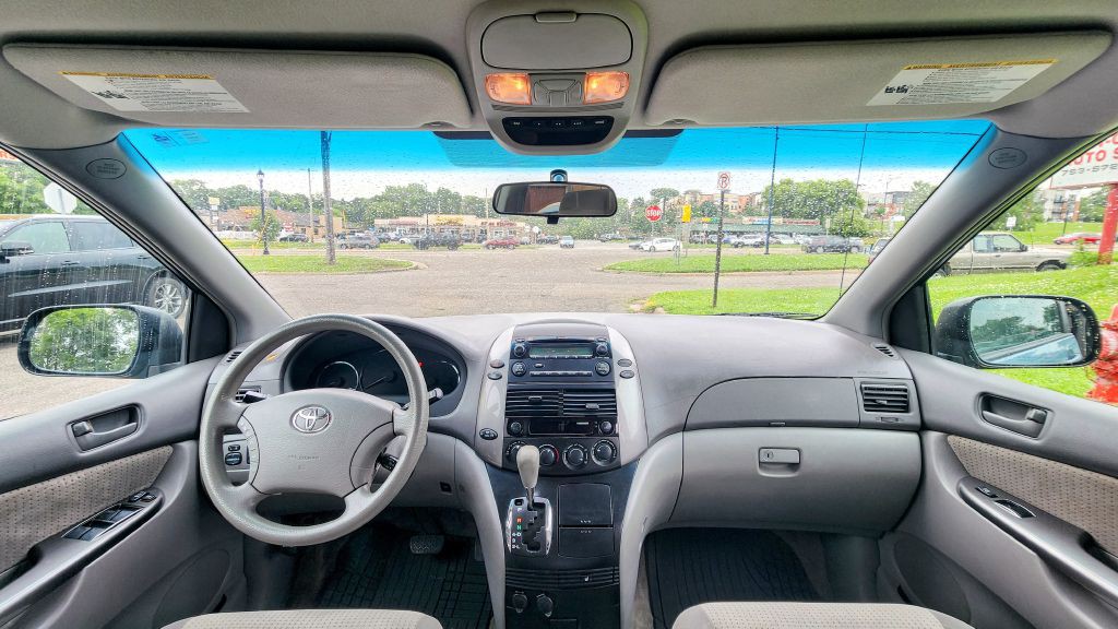 2008 Toyota Sienna Image 12