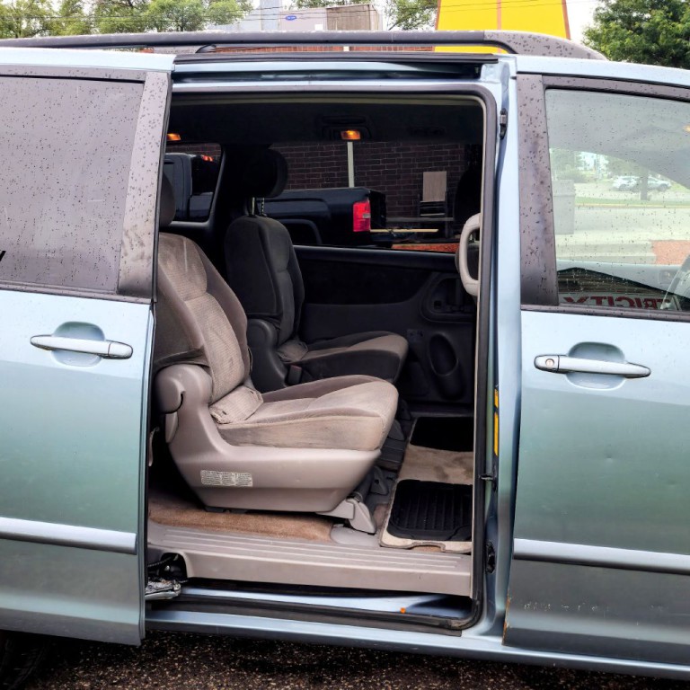2008 Toyota Sienna Image 16