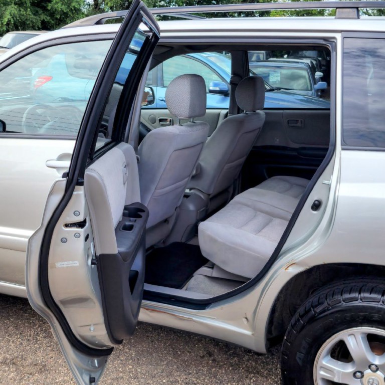 2002 Toyota Highlander Image 13