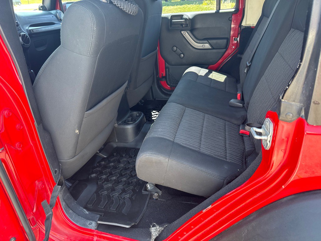 2011 Jeep Wrangler Unlimited Image 9