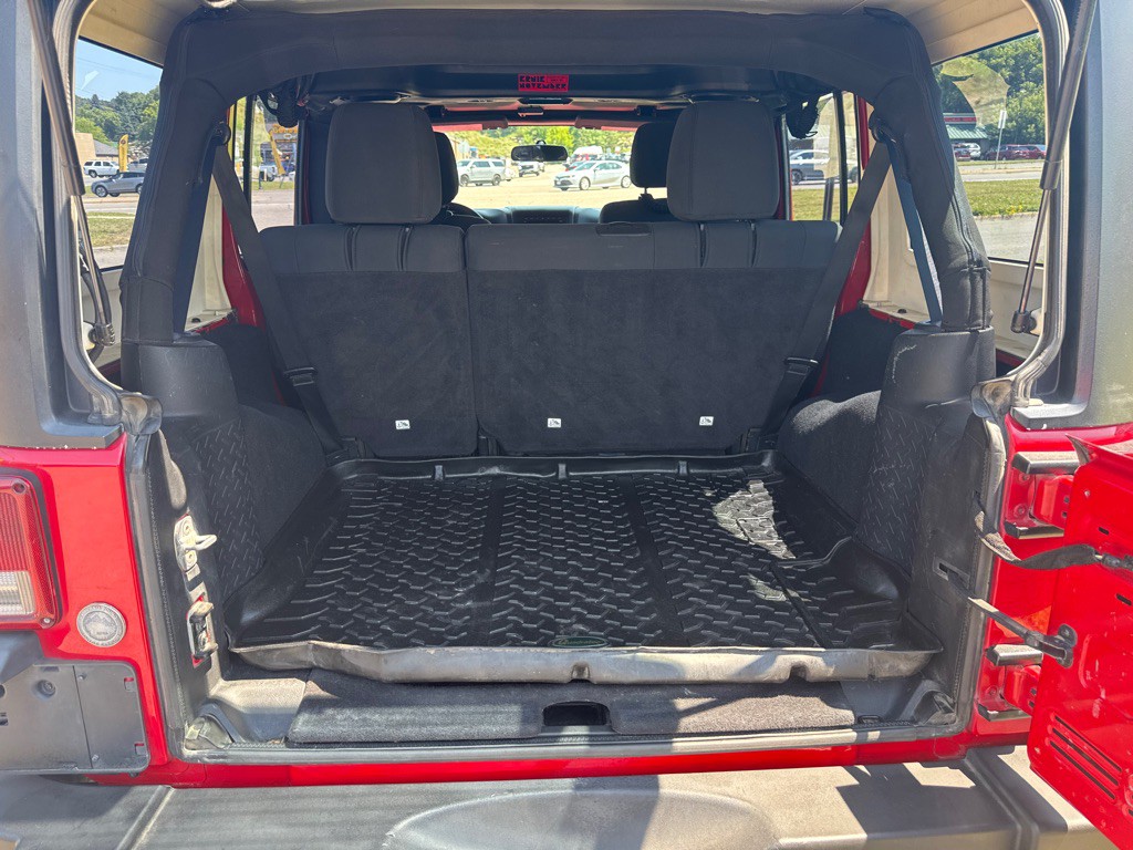 2011 Jeep Wrangler Unlimited Image 10