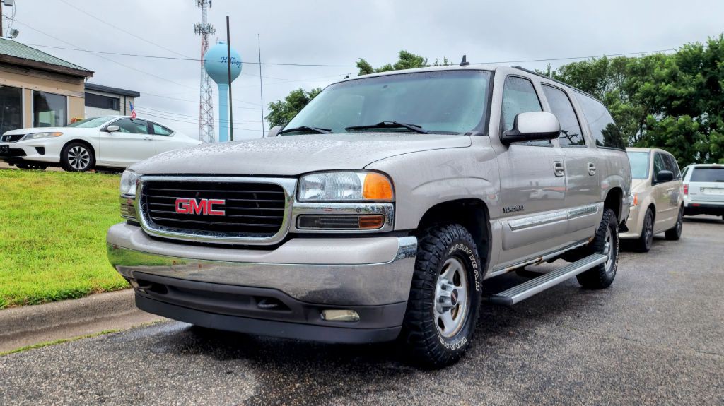 2006 GMC Yukon Image 2