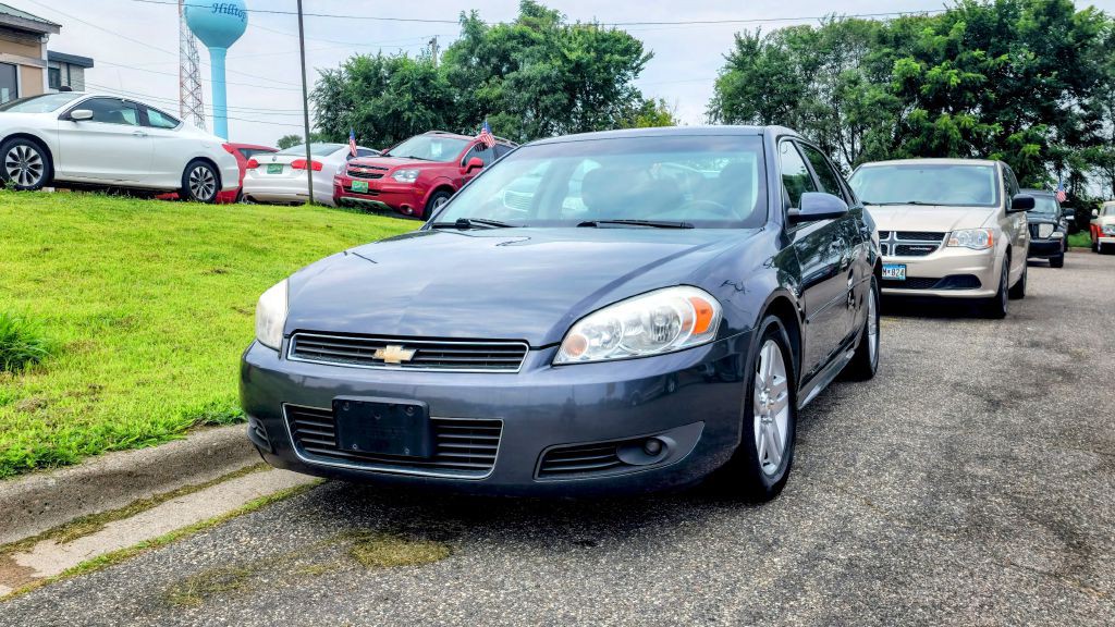2011 Chevrolet Impala Image 2
