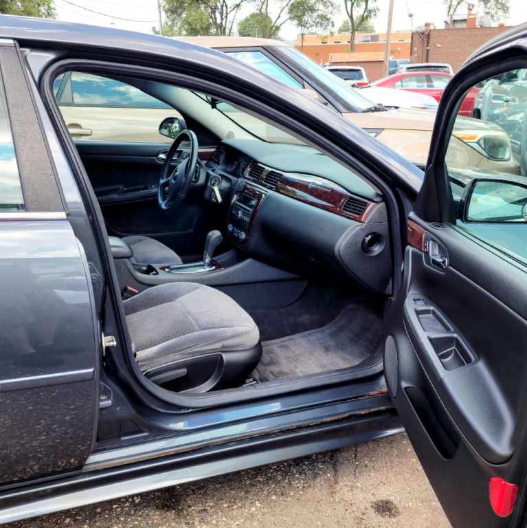 2011 Chevrolet Impala Image 16