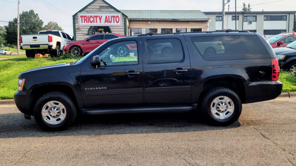 2013 Chevrolet Suburban Image 3