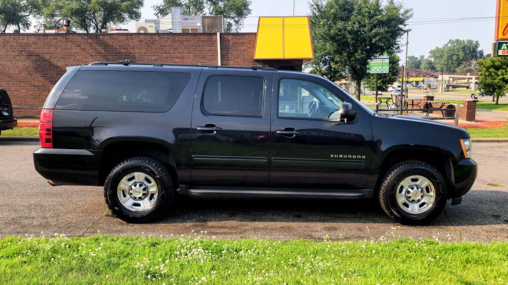 2013 Chevrolet Suburban Image 7