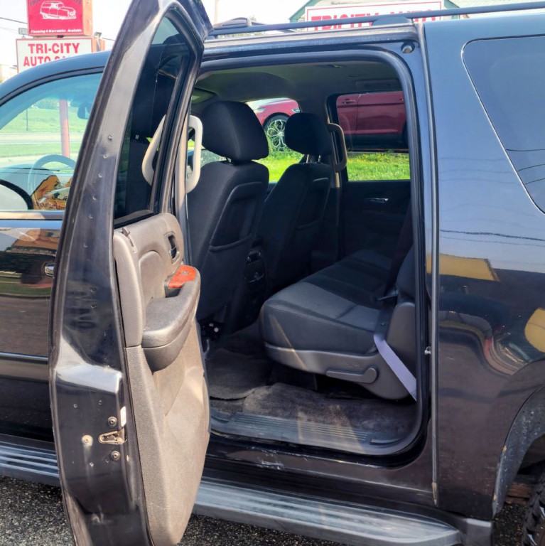 2013 Chevrolet Suburban Image 13