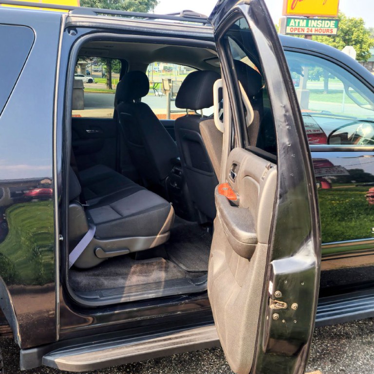 2013 Chevrolet Suburban Image 15