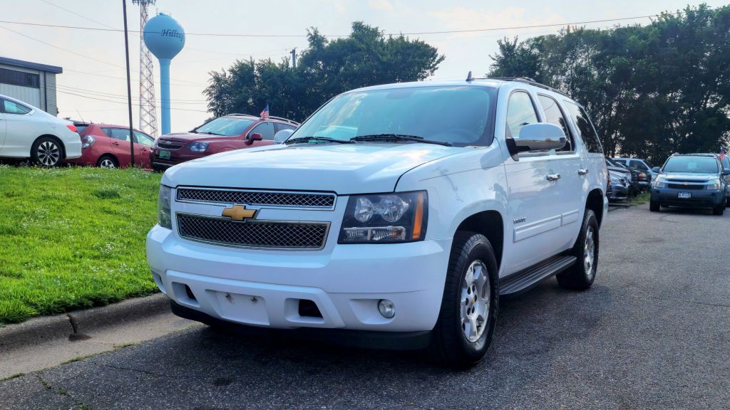 2012 Chevrolet Tahoe Image 2