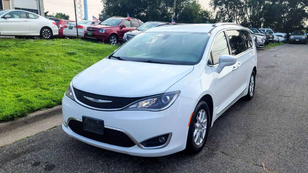 2020 Chrysler Pacifica Image 1