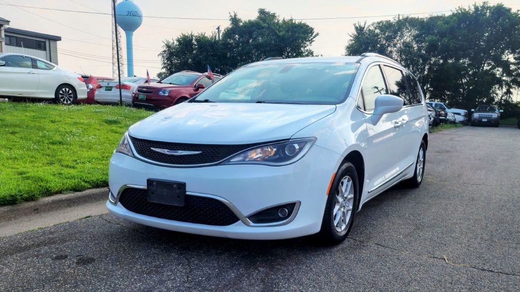 2020 Chrysler Pacifica Image 2