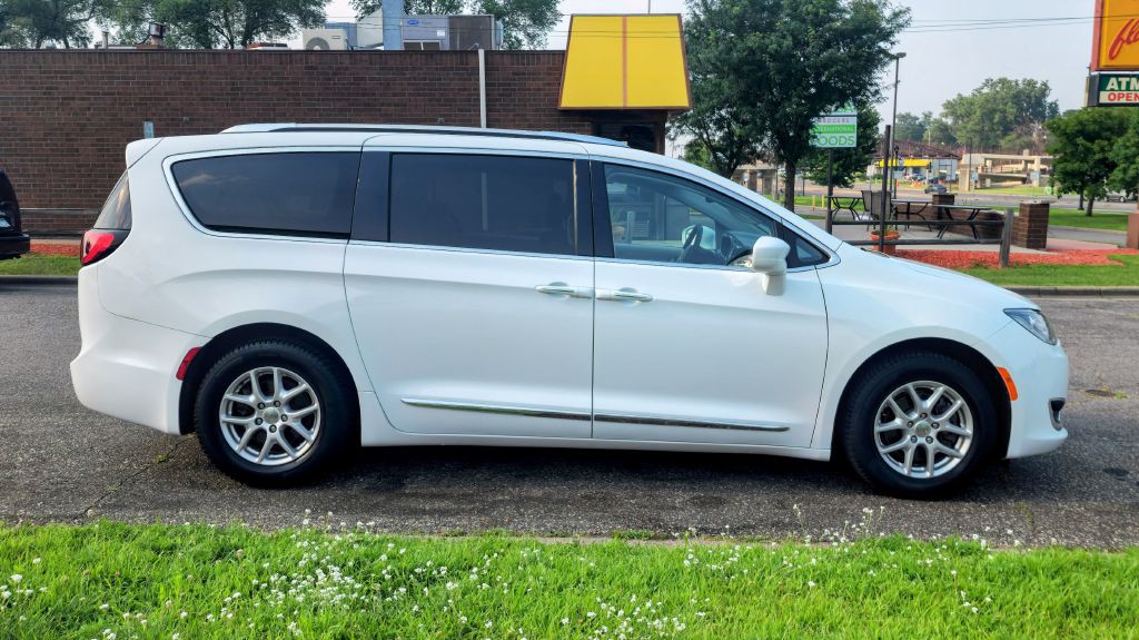 2020 Chrysler Pacifica Image 7