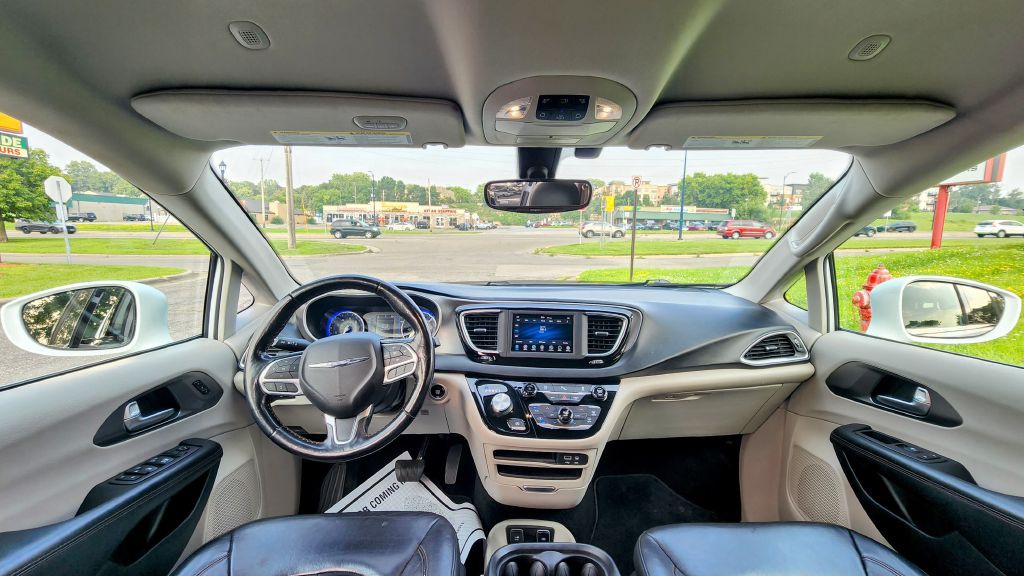 2020 Chrysler Pacifica Image 12