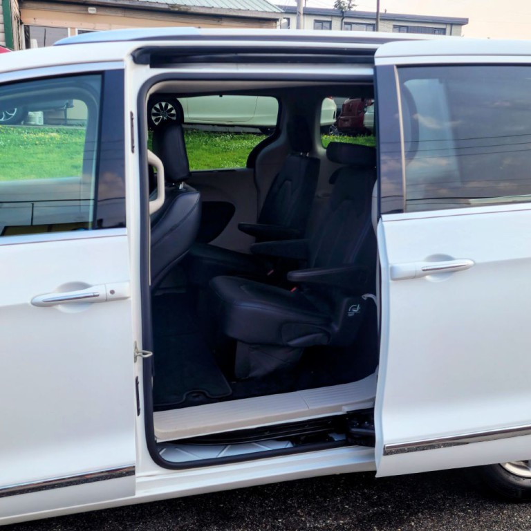 2020 Chrysler Pacifica Image 14